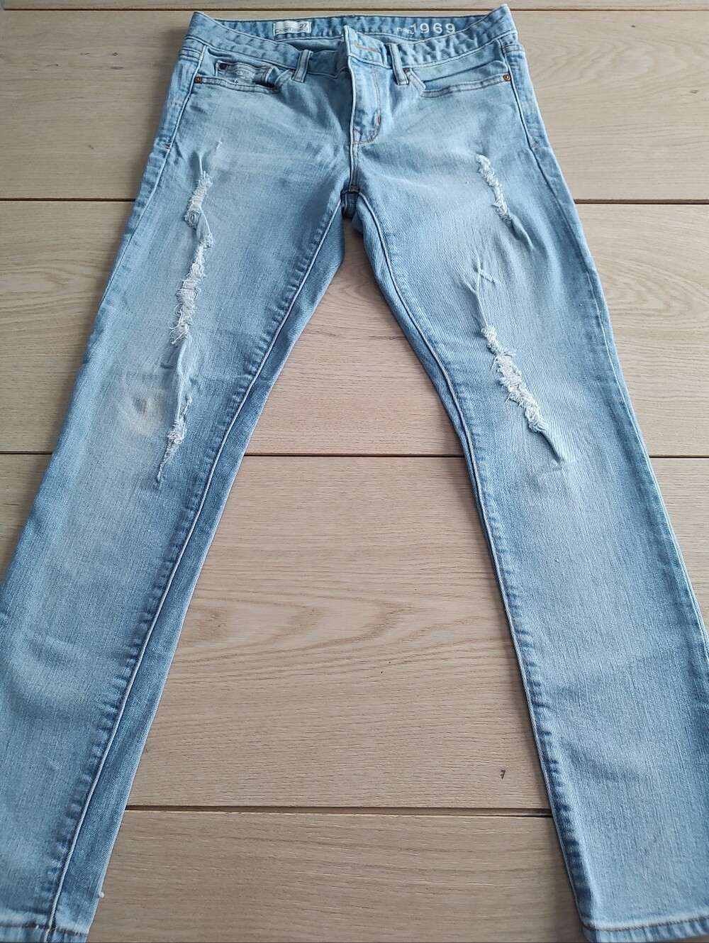 Gap 1969 jeans Womens Always Skinny Size 27 Blue Distressed New Without Tags